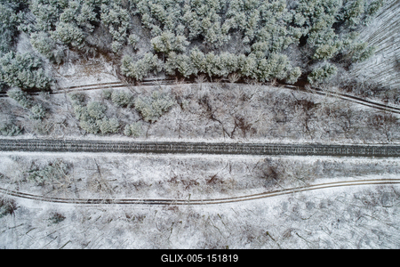 railway with snowy forest in Hungary-stock-foto