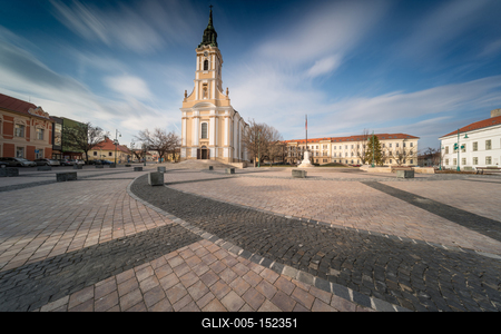 Church at Szekszard, Bela ter, long exposure photo-stock-foto