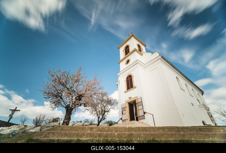 Chapel in Havihegy, Pecs, Hungary with the Tree of the Year, long exposure photo-stock-foto