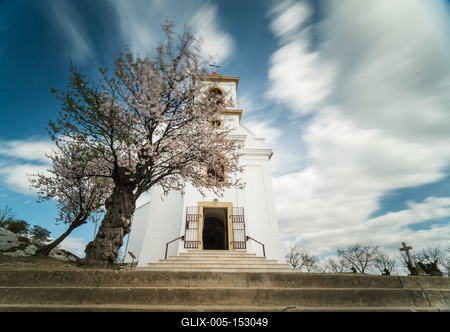 Chapel in Havihegy, Pecs, Hungary with the Tree of the Year, long exposure photo-stock-foto