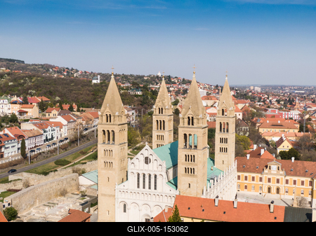 Pecs, Szekesegyhaz. bird eye view-stock-foto