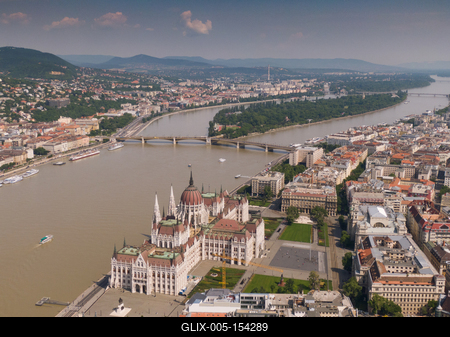 The Hungarian Parliament with the river Danube, Budapest-stock-foto