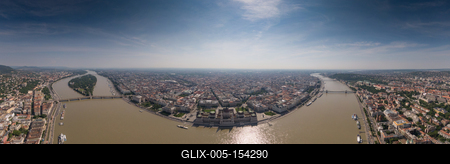 The Hungarian Parliament with the river Danube, Budapest-stock-foto