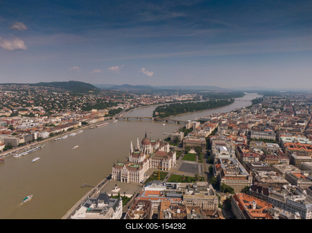 The Hungarian Parliament with the river Danube, Budapest-stock-foto
