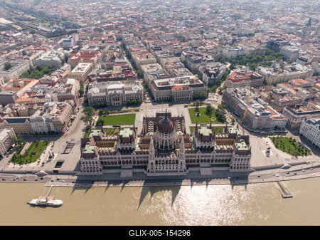 The Hungarian Parliament with the river Danube, Budapest-stock-foto