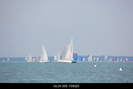 SZANTOD - JULY 18 : Sailing boats compete on 51.th Kekszalag championship at the Lake Balaton on 18 July 2019 in Szantod, Hungary.-stock-foto