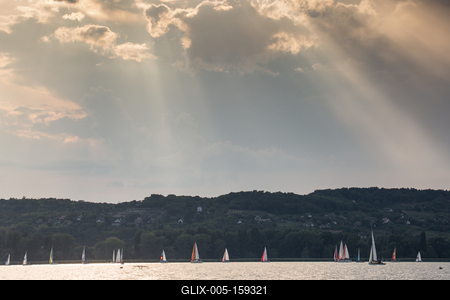 SZANTOD - JULY 18 : Sailing boats compete on 51.th Kekszalag championship at the Lake Balaton on 18 July 2019 in Szantod, Hungary.-stock-foto