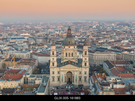 St. Stephen's Basilica in Budapest Hungary at night-stock-foto