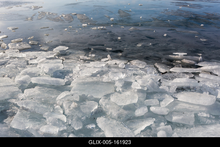 frozen lake Balaton with beautiful sky-stock-foto
