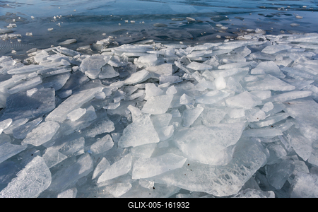 frozen lake Balaton with beautiful sky-stock-foto