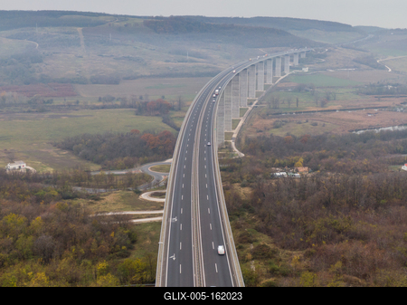 Viaduct of Koroshegy in Hungary-stock-foto
