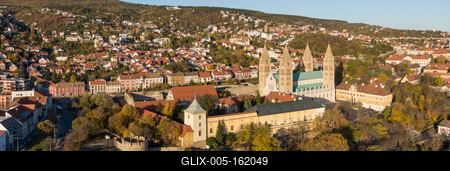 Pecs, Szekesegyhaz. Bird eye view-stock-foto