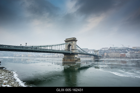 Ice flowing on river Danube in Budapest, Hungary-stock-foto
