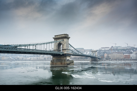Ice flowing on river Danube in Budapest, Hungary-stock-foto