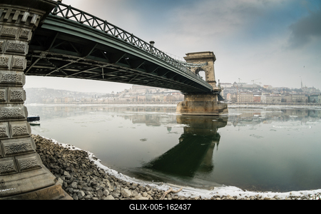 Ice flowing on river Danube in Budapest, Hungary-stock-foto
