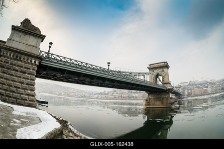 Ice flowing on river Danube in Budapest, Hungary-stock-foto