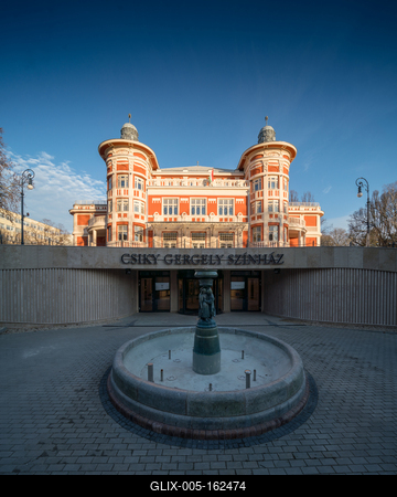 New theatre building in Kaposvar, Hungary, called Csiky Gergely Szinhaz-stock-foto