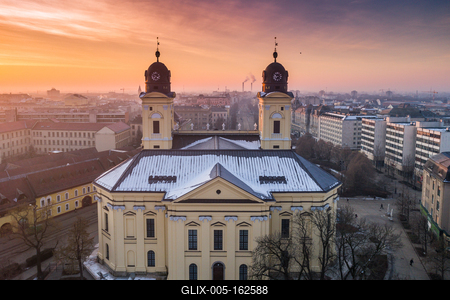 Aerial photo of Reformed Great Church in Debrecen city, Hungary-stock-foto