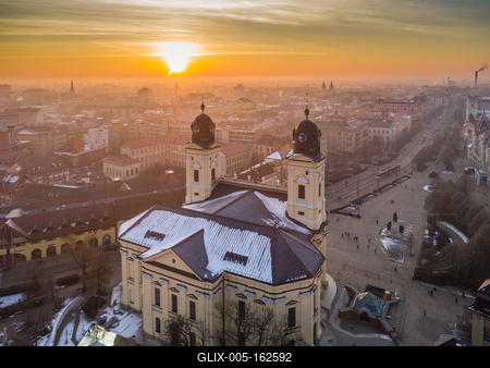 Aerial photo of Reformed Great Church in Debrecen city, Hungary-stock-foto