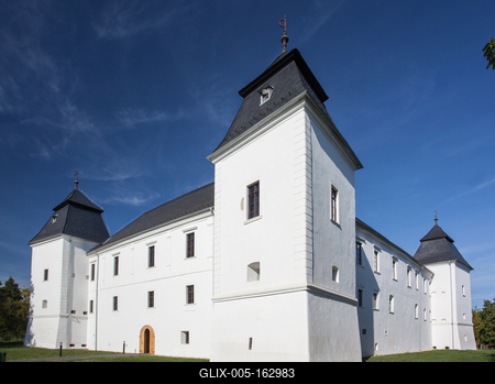 White Castle in Egervar, Hungary-stock-foto