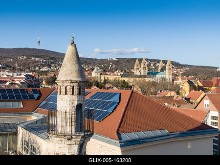 Mosque with a minaret in Pecs, Hungary-stock-foto