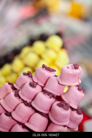 Variety of home made nougat on market-stock-foto