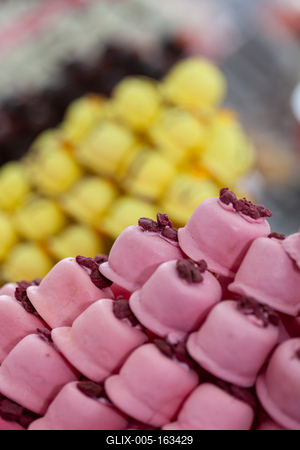 Variety of home made nougat on market-stock-foto