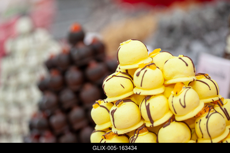 Variety of home made nougat on market-stock-foto