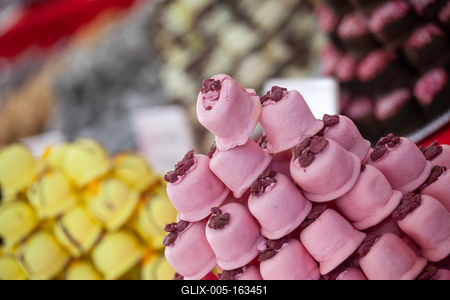 Variety of home made nougat on market-stock-foto