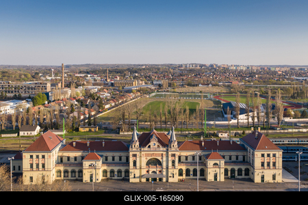 Railway station building in Pecs, hungary-stock-foto