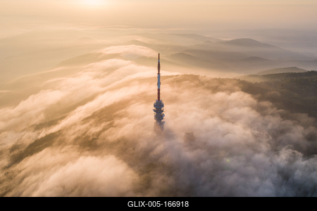 TV tower in Matra, hungary-stock-foto