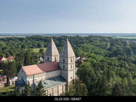 Drone photo of Jak's Romanesque abbey church, Hungary-stock-foto