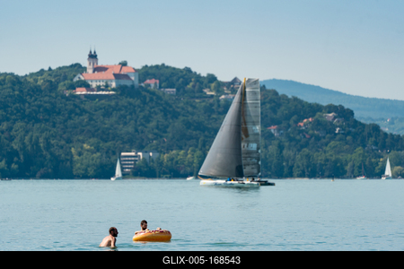 ZAMARDI - JULY 29 : Sailing boats compete on 52.nd Kékszalag championship at the Lake Balaton on 29 July 2020 in Zamardi, Hungary.-stock-foto