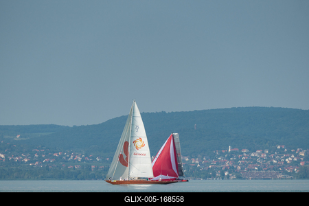 ZAMARDI - JULY 29 : Sailing boats compete on 52.nd Kékszalag championship at the Lake Balaton on 29 July 2020 in Zamardi, Hungary.-stock-foto