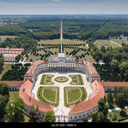Beautiful Eszterhazy Castle in Fertod, Hungary-stock-foto