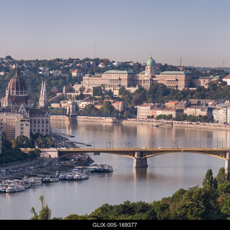 panoramaic view of Budapest with Parliament-stock-foto