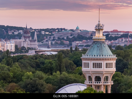 Water tower in Margaret Island in Budapest with panorama-stock-foto