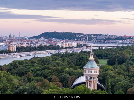 Water tower in Margaret Island in Budapest with panorama-stock-foto
