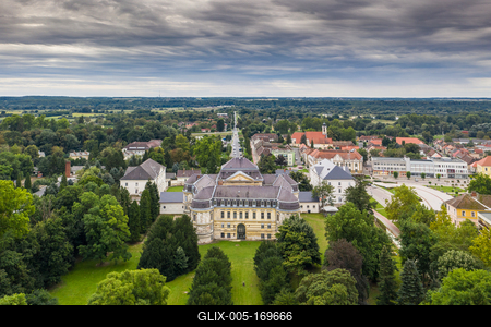 Aerial photo of  beautiful Batthyany castle, Kormend-stock-foto
