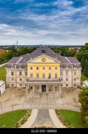 Aerial photo of  beautiful Batthyany castle, Kormend-stock-foto