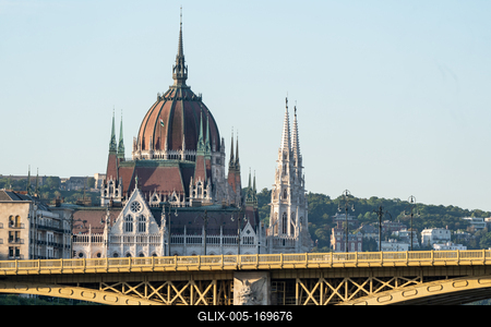 Beautiful Hungarian parliament in budapest, Hungary-stock-foto
