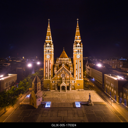 aerial photo of  beautiful Cathedral of Szeged at night-stock-foto