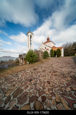 Church in fonyod, balaton, called Nagyboldogasszony templom-stock-foto