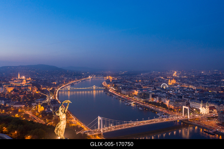 Budapest, Hungary - Aerial view of the Statue of Liberty-stock-foto