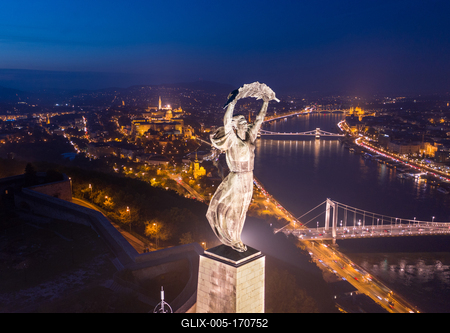 Budapest, Hungary - Aerial view of the Statue of Liberty-stock-foto