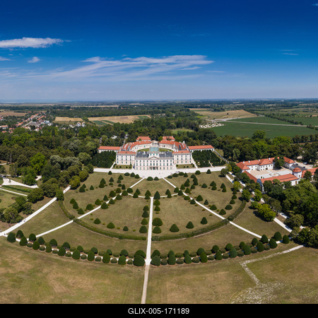 Beautiful Eszterhazy Castle in Fertod, Hungary-stock-foto