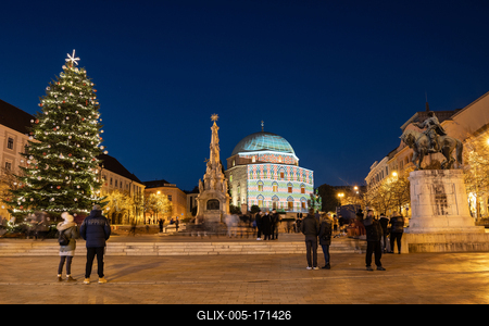 Szechenyi square in Pecs before Christams-stock-foto