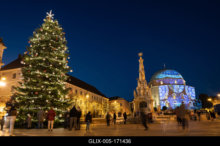 Szechenyi square in Pecs before Christams-stock-foto