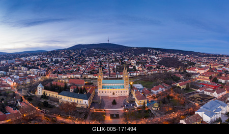 aerial view of Cathedral in Pecs at night-stock-foto