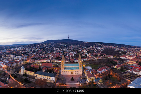 aerial view of Cathedral in Pecs at night-stock-foto